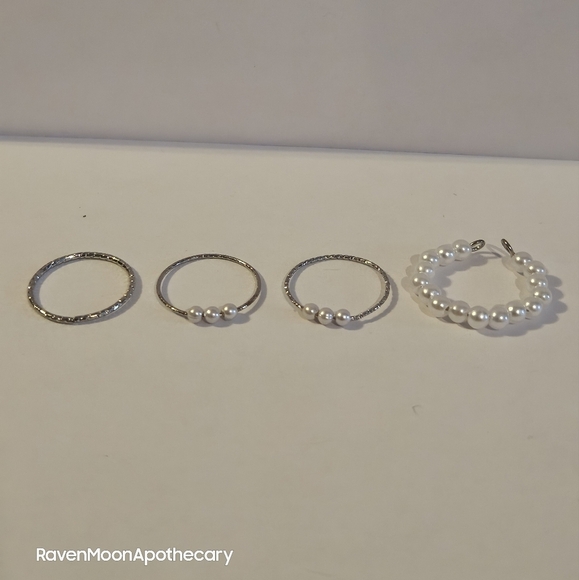 3/15$ Bundle Deal   New 4 piece Silver knuckle Stackable Rings - Picture 1 of 3